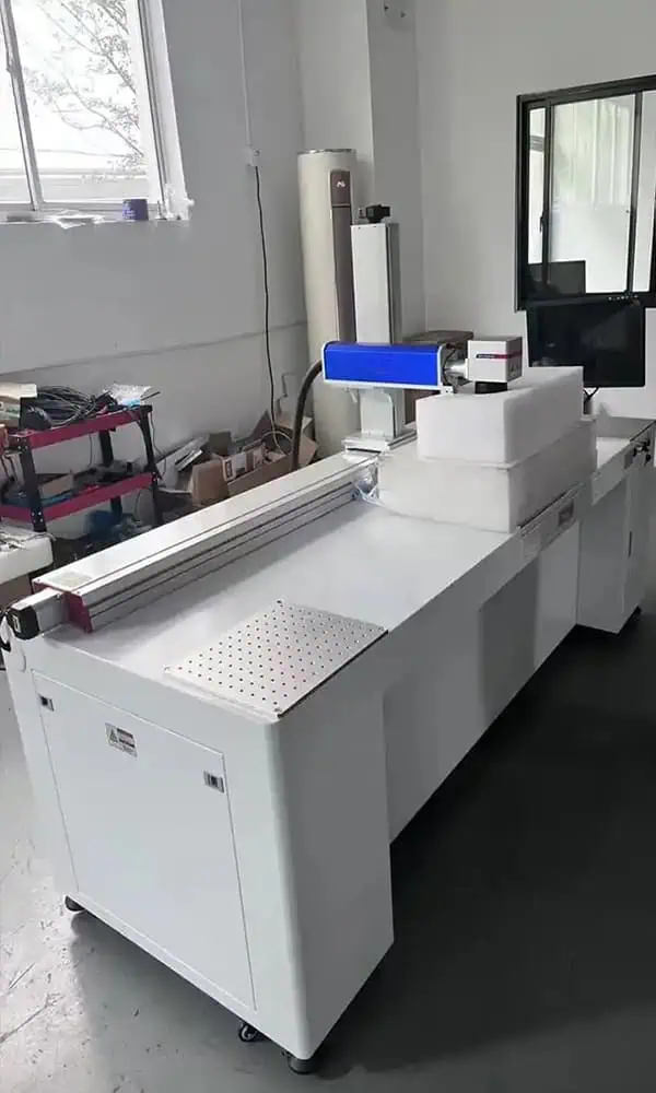 Custom laser marking machine with an extended work area