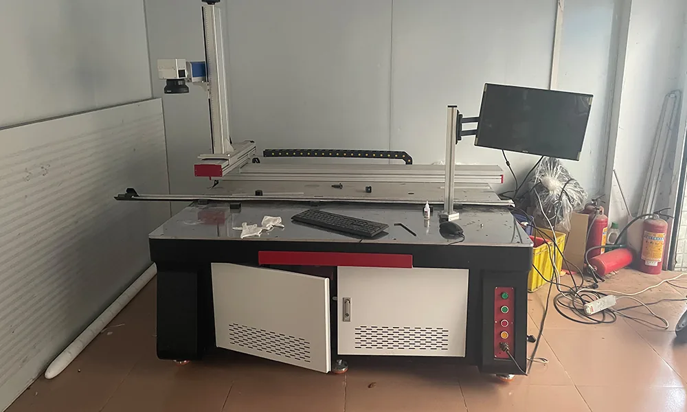 Custom laser marking machine with an extended machine-level motion structure