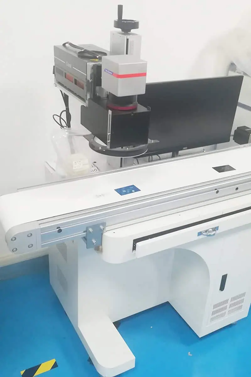 Vision CCD CO2 laser marking machine with camera-guided conveyor workstation